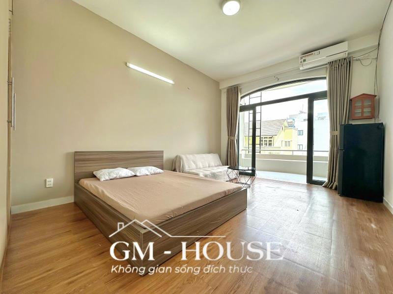 1 phòng ngủ tách bếp_bancol lớn _máy giặt riêng_thang máy_hầm xe ngay nguyễn gia trí qua quận 1,3,10 thuận tiện ,full nội thất !
