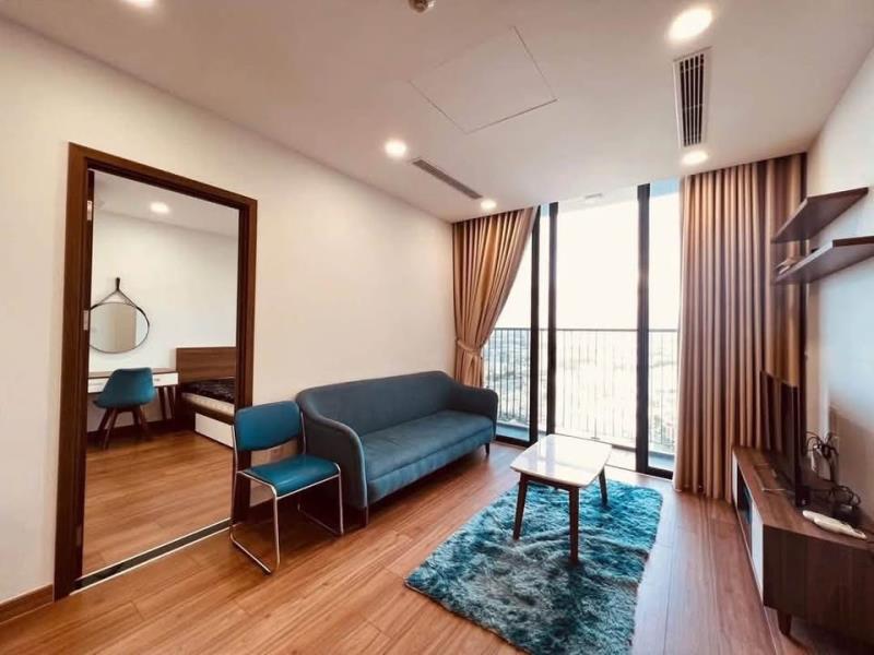 Cho thuê căn hộ ban công thoáng, nội thất cao cấp, không gian sống thoải mái, thuận tiện di chuyển