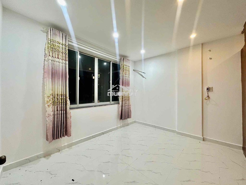 Cho thuê 2 ngủ cửa sổ trời siêu thoáng nhà có thang máy ở được liền - Ảnh 3
