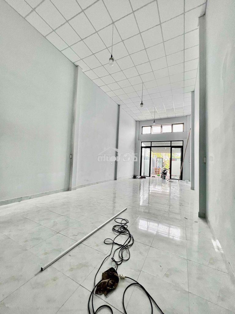 Cho thuê nhà dt 5x20m gác lửng trống xuốt hợp may mặc in ấn nhôm kính - Ảnh 4