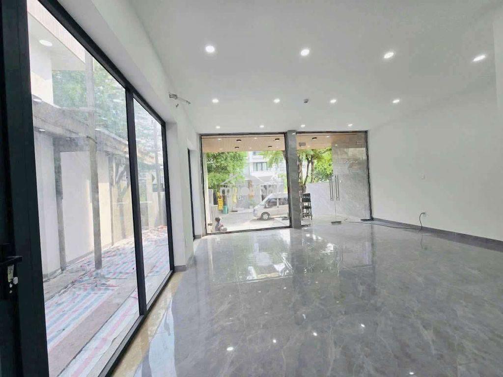 Cho thuê tòa nhà văn phòng có hầm và 4 lầu sàn trống mới xây xong  - Ảnh 2