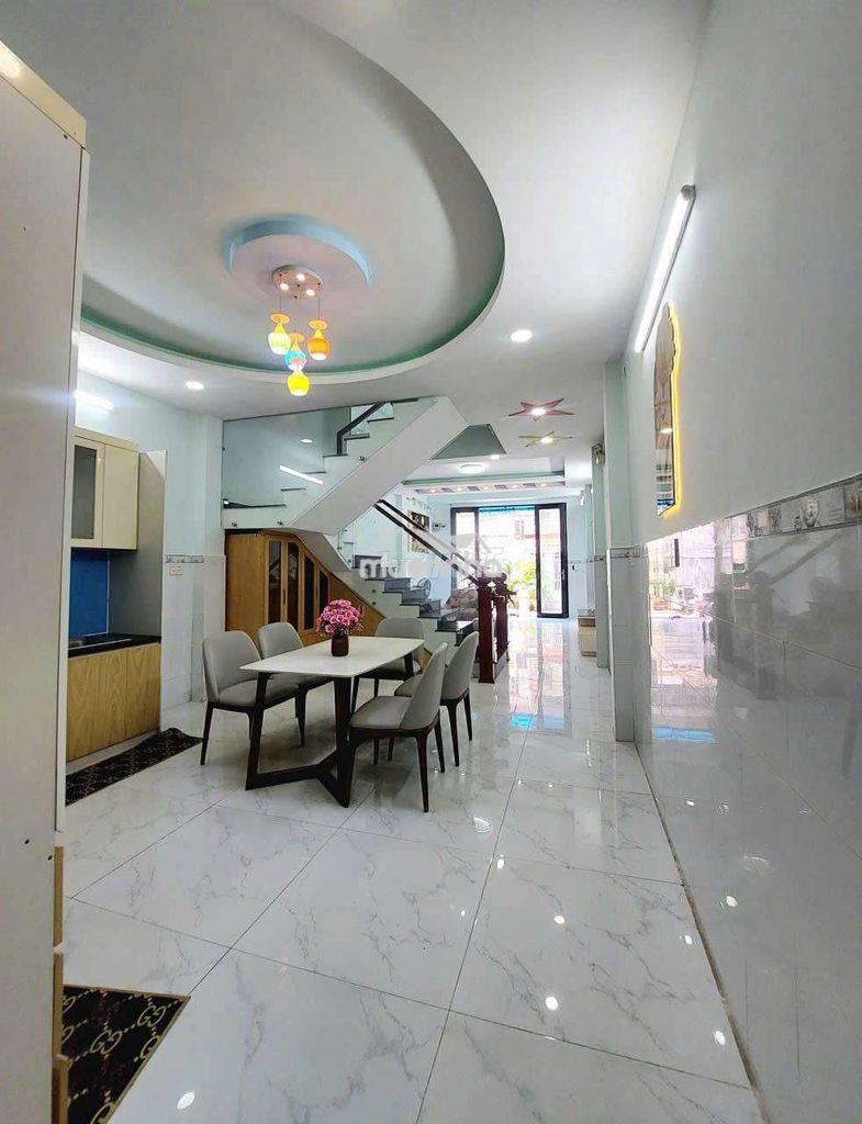 Nhà 4'5m ngang dài 17m trệt lững 2 lầu sân thượng 6pn 6wc - Ảnh 3