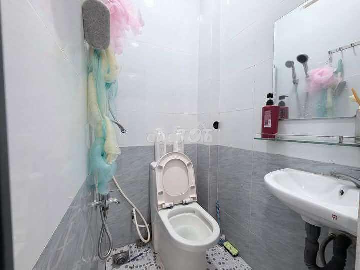 Bán nhà hẻm rộng nguyễn trãi,p.ng cư trinh,q.1,dt: 3 x 5 - 2 tầng.