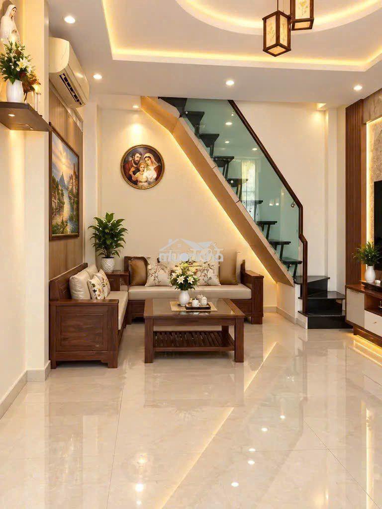 Cho thuê nhà nguyên căn tại lê văn sỹ, phường 11, quận phú nhuận