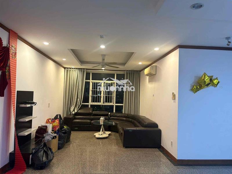3 phòng ngủ có 1 phòng siêu to có thể ngăn ra làm 2 phòng…