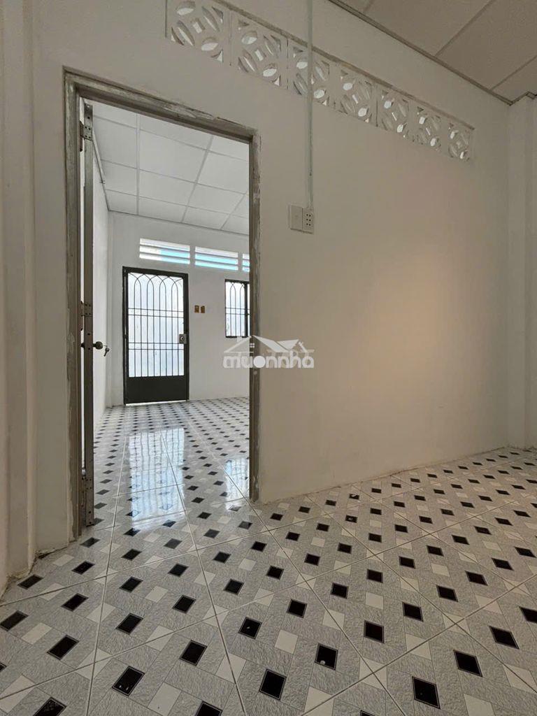 Bán nhà 2 tầng dtsd 56m2, hẻm 3m, lô góc 2 măt thoáng, huỳnh tấn phát