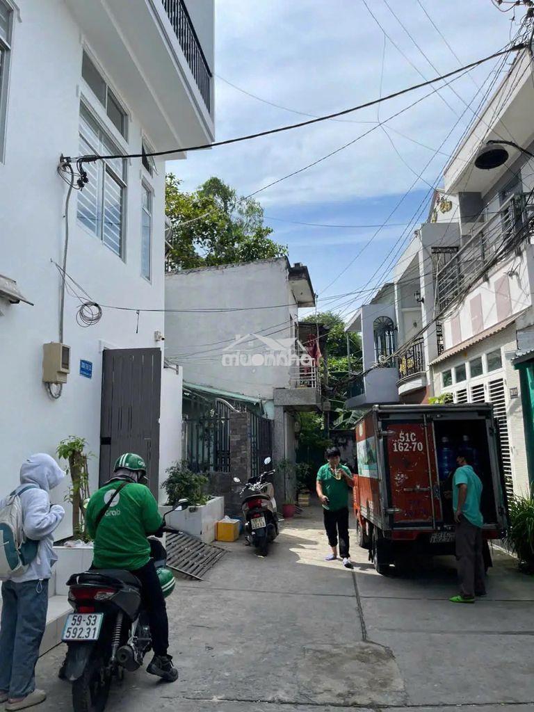 Pass phòng có ban công, thang máy giờ giấc tự do, gần trung tâm - Ảnh 3