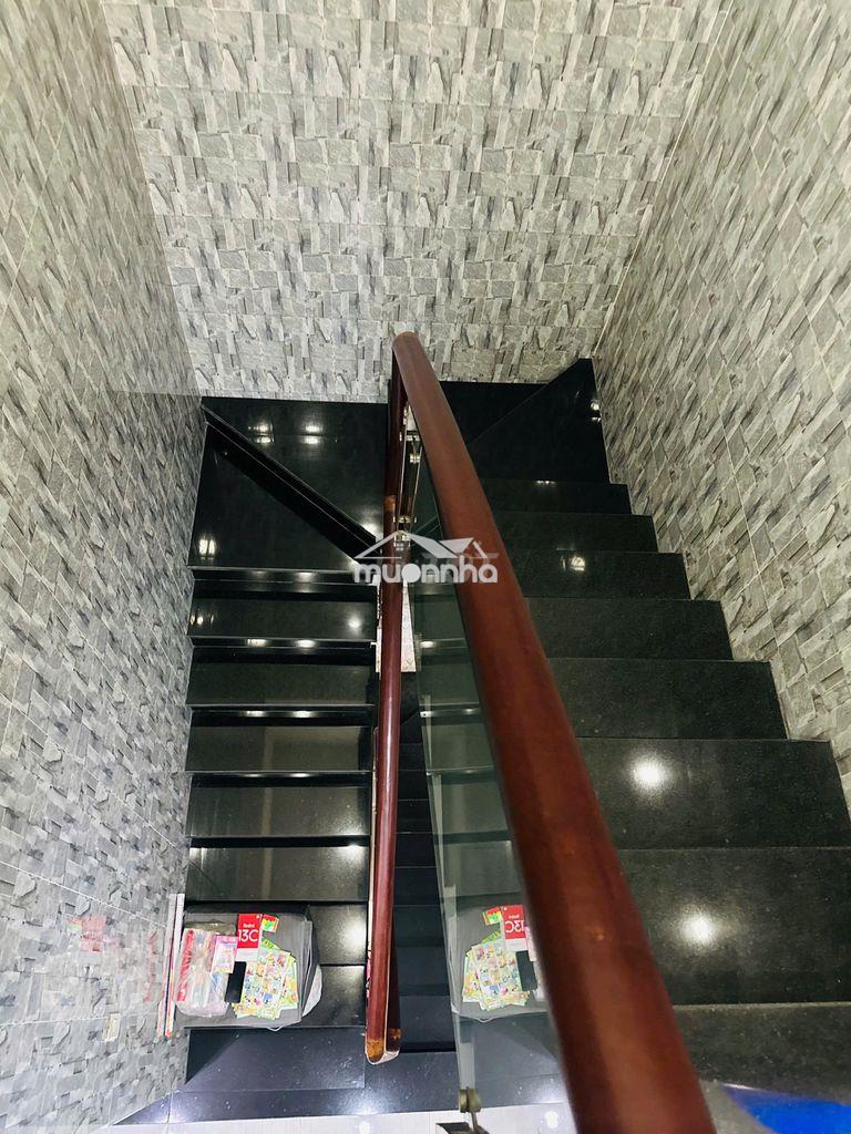 Nhà 4pn - đường 6 - linh tây thủ đức chỉ 5.2 tỷ - Ảnh 4