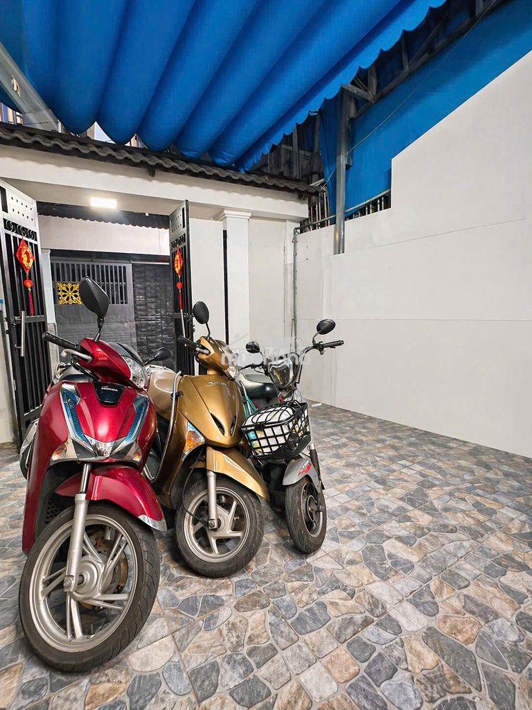 Nhà 4pn - đường 6 - linh tây thủ đức chỉ 5.2 tỷ - Ảnh 2
