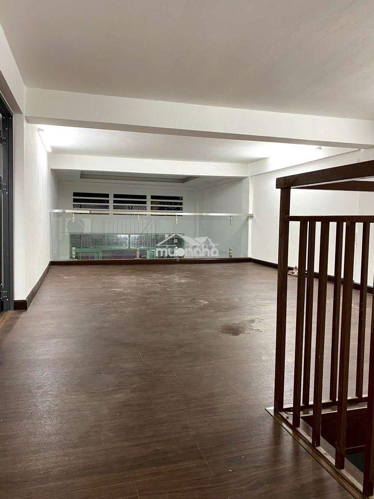 Q10 nhà thuê nguyên căn hẻm xe hơi - 3 phòng -17 triệu tl  - Ảnh 2