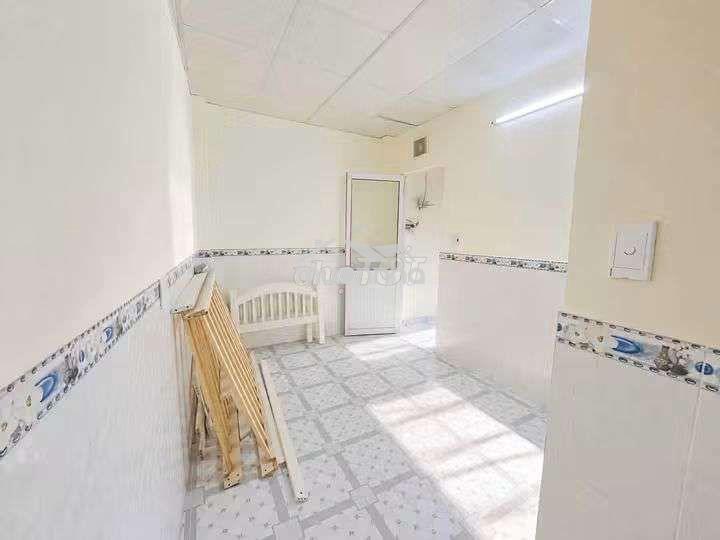 Bán nhà hẻm rộng đường cmtt,p.13,q.10,dt: 4 x 11 - 3 lầu 4 tỷ 98.