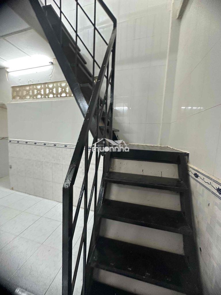 Nhà cho thuê f5 q8 - Ảnh 2