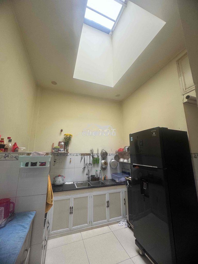 Bán gấp nhà kp7 sổ hồng riêng, nhà cấp 4 xây dựng kiên cố sạch đẹp - Ảnh 4