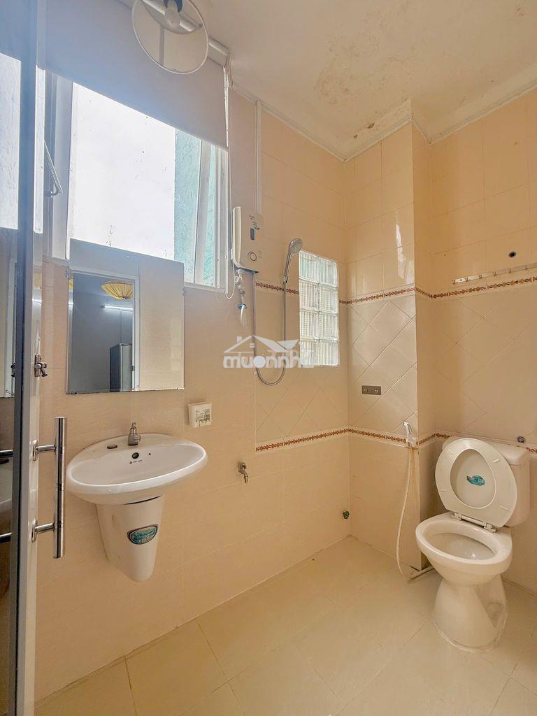 Phòng mới xây có cửa sổ trời hẻm 150 lý chính thắng q3. - Ảnh 4