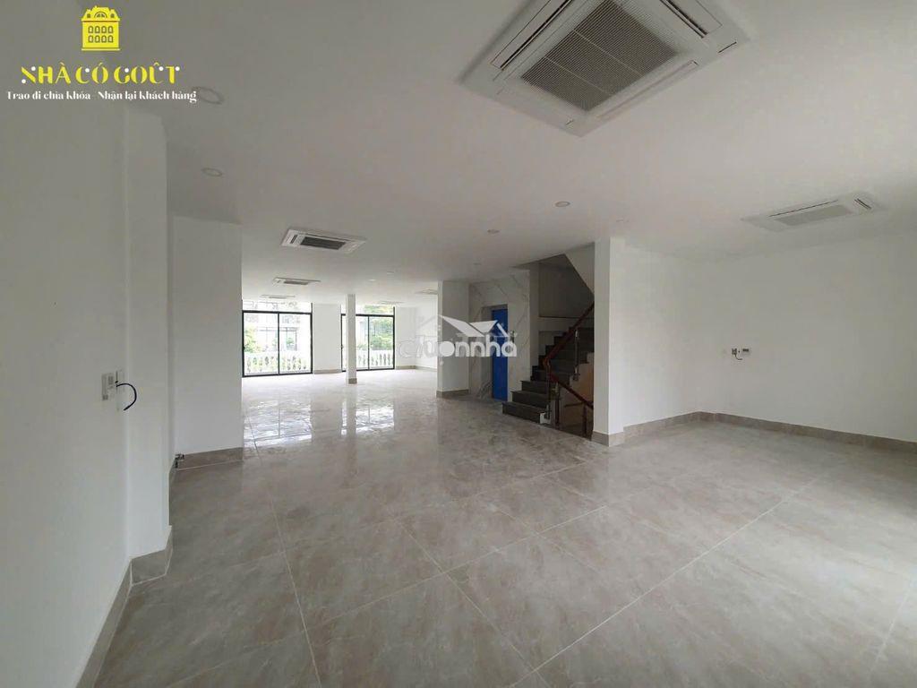 Toà vp trần não 8x20m trống suốt, trần cao 80tr - Ảnh 4