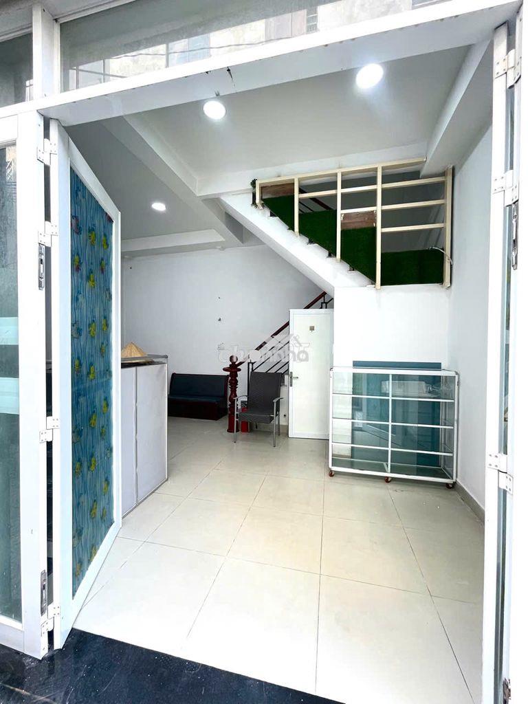 Cho thuê nhà mới cmt8 đầy đủ nọi thất, p15, q10