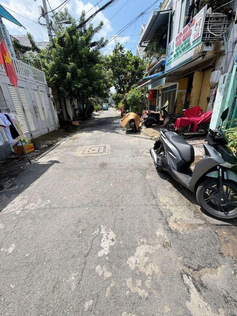 Hoàng ngọc phách. ( ngay chợ p18). tân phú. (2pn, 1wc). dtsd 100m2 - Ảnh 2