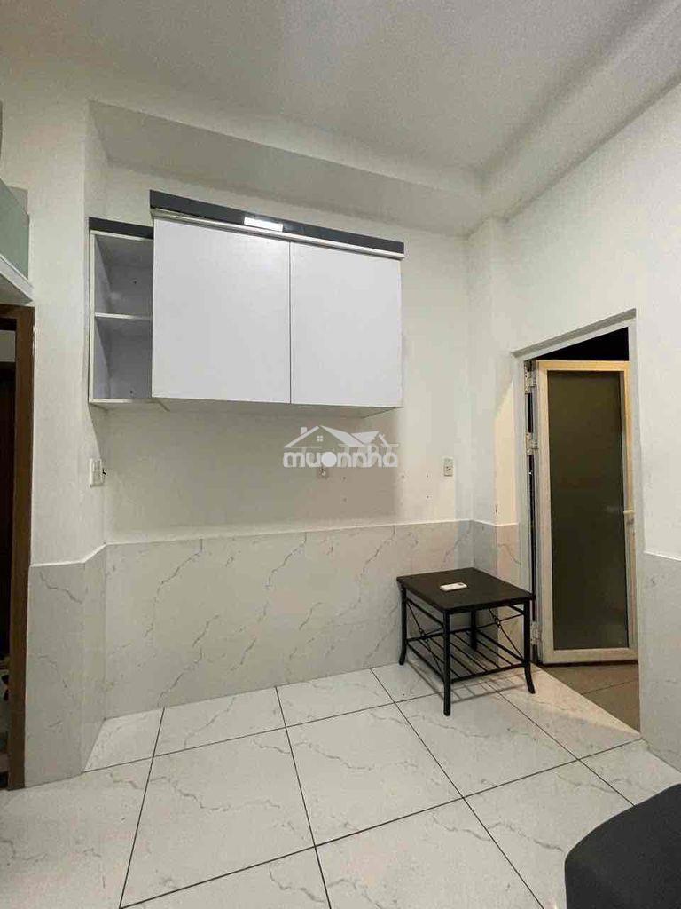 Siêu phẩm gác ban công thang máy , ngay sát q5 , máy giặt riêng - Ảnh 3