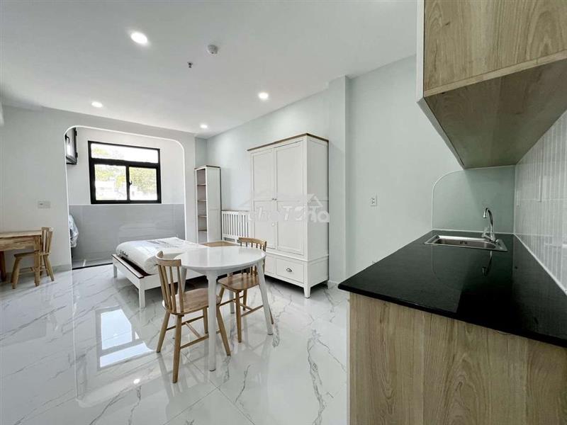 Studio cửa sổ giặt riêng thang máy ngay sân bay